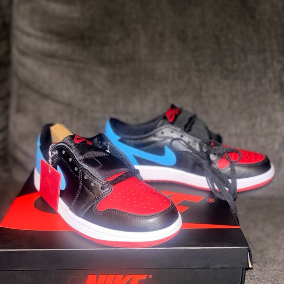 Womens AirJordan 1 Retro OG - Picture 1 of 4